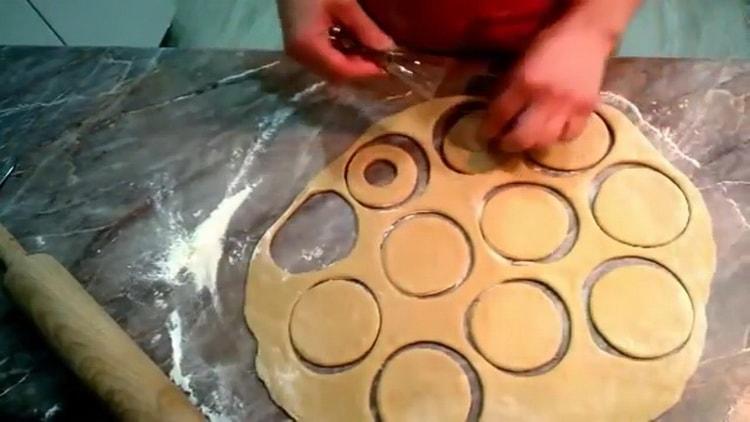 Spremi uno stampo per fare una ciambella con un buco