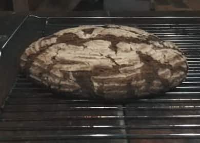 Pane di segale a lievitazione naturale secondo una ricetta passo passo con foto