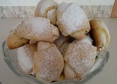 Bagel di pasta frolla con latte condensato bollito - deliziosi pasticcini croccanti e friabili