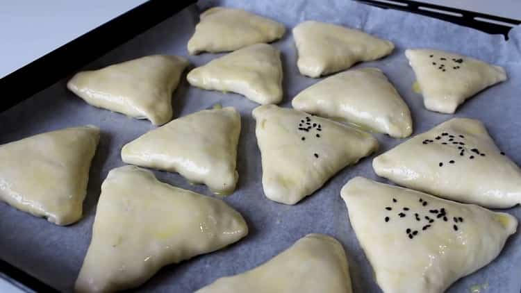 Samsa di pasta sfoglia con ricetta di pollo passo dopo passo con foto