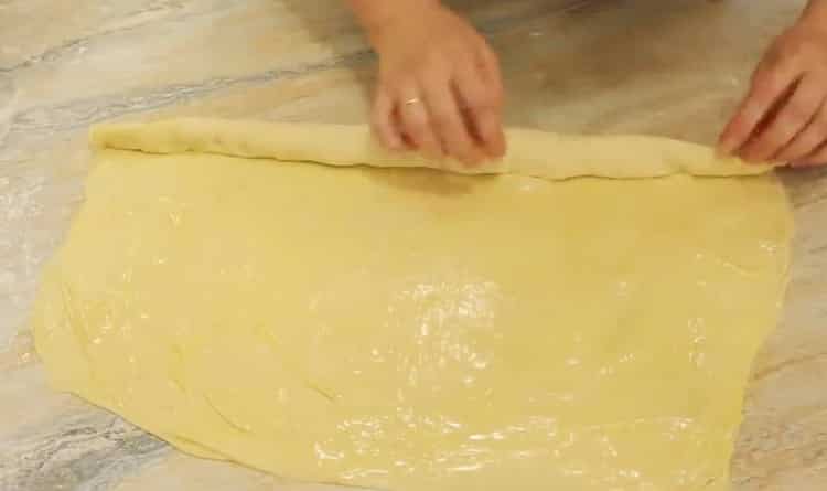 Ruota l'impasto per preparare il samsa