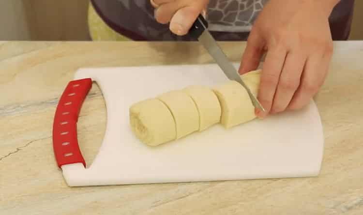 Per preparare il samsa preparare l'impasto