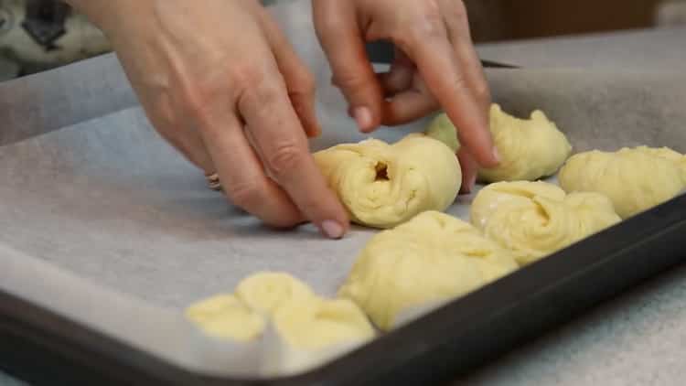 Per preparare paste sfoglia, preparare un modulo