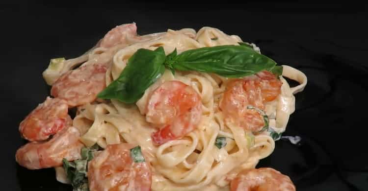 Spaghetti con i gamberi ricetta graduale con la foto