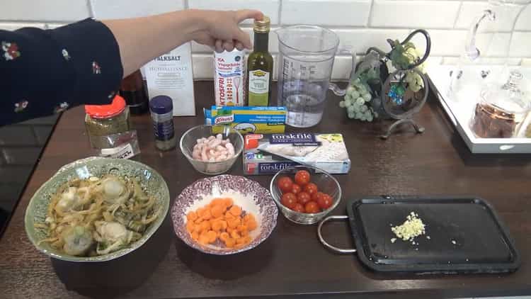 Per preparare la zuppa di merluzzo. preparare gli ingredienti