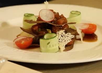 Tartare di tonno con avocado e salsa di ostriche