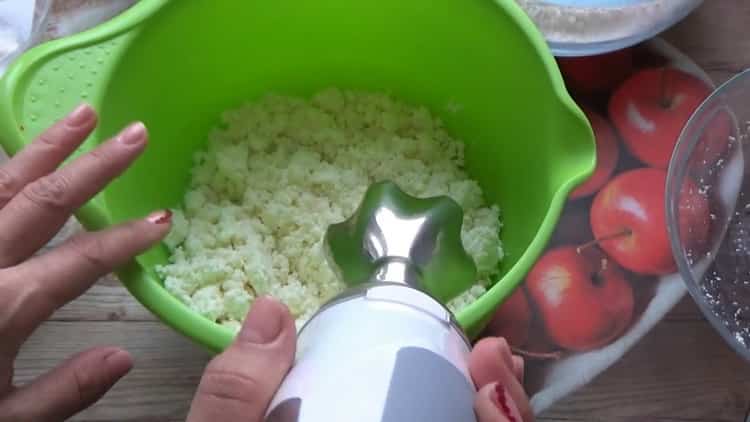 Per preparare l'impasto per i bagel, prepara gli ingredienti