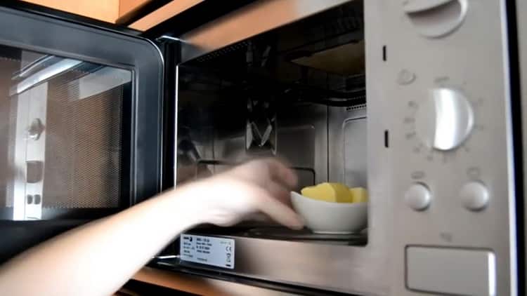 Cucinare le orecchie di pasta sfoglia