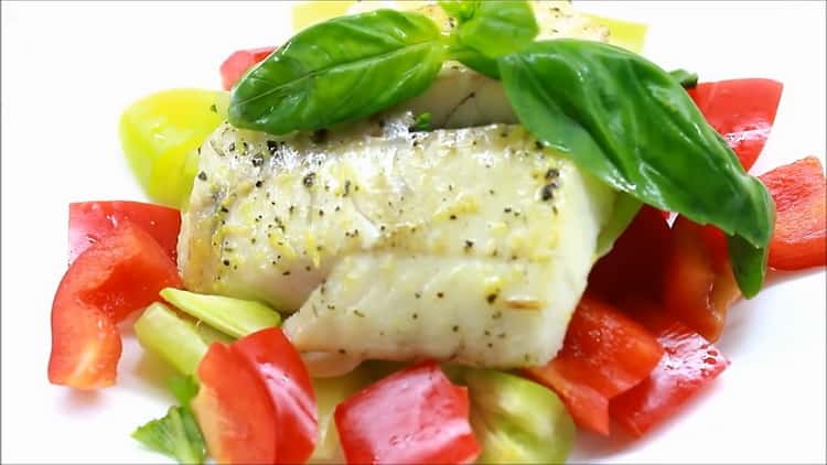 il filetto di pesce persico nel forno è pronto