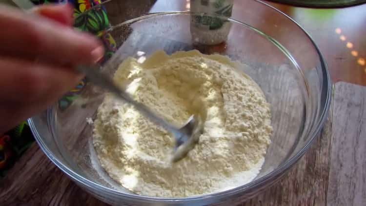 Per preparare i khachapuri in una padella, preparare gli ingredienti