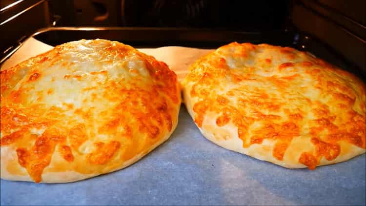 Khachapuri è pronto in georgiano