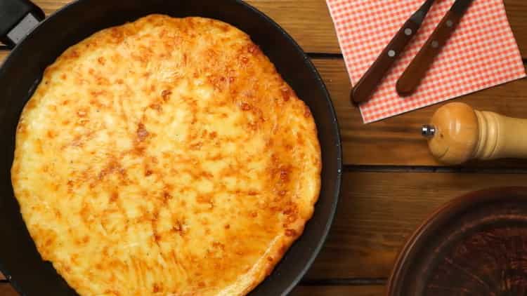 Khachapuri con formaggio: una ricetta passo-passo per cucinare in padella