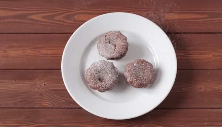 Muffin al cioccolato ripieni di liquido pronti