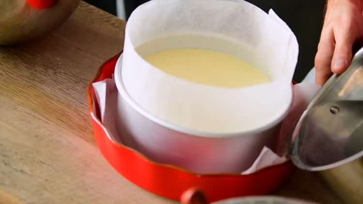 Preriscalda il forno per preparare una cheesecake di cotone giapponese