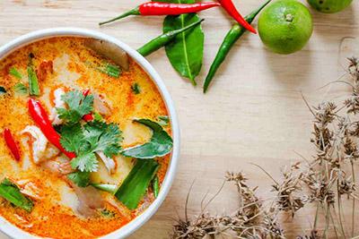 Tom yum con pollo: 4 deliziose ricette