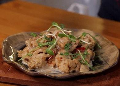 Cuciniamo il più delizioso stroganoff di tacchino secondo una ricetta passo-passo con una foto.