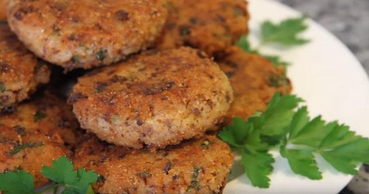 tali cotolette di fagioli sono gustose e nutrienti.