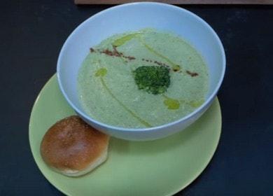 Zuppa di crema di broccoli - una delle zuppe più famose al mondo 🥦