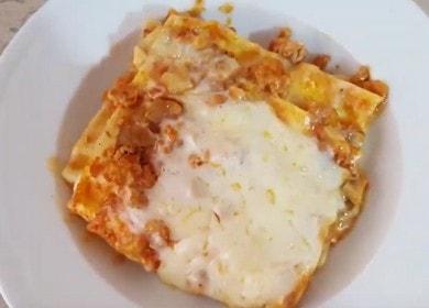 Lasagna di pollo appetitosa: cucinare con foto passo dopo passo.