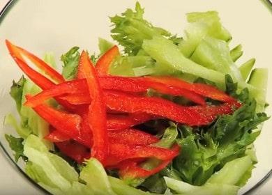 Tutto su come cucinare deliziosamente un gambo di sedano: una ricetta per una deliziosa insalata di verdure.