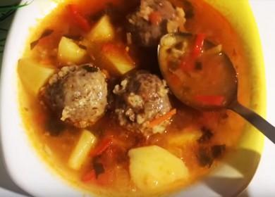 Come imparare a cucinare una deliziosa zuppa di polpette con una semplice ricetta 🥣