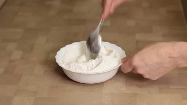 Preparare gli ingredienti per l'impasto.