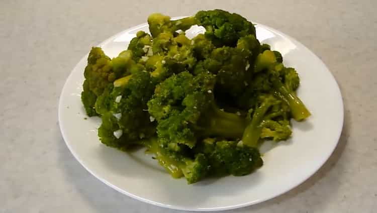 Broccoli all'aglio - una ricetta per un delizioso contorno in padella