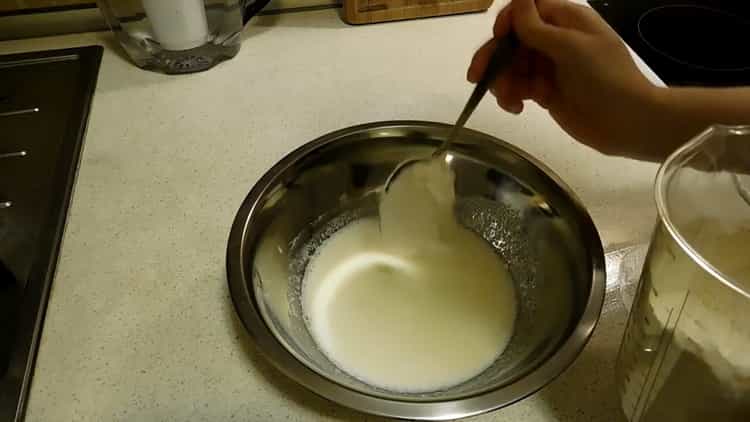 preparare gli ingredienti per l'impasto