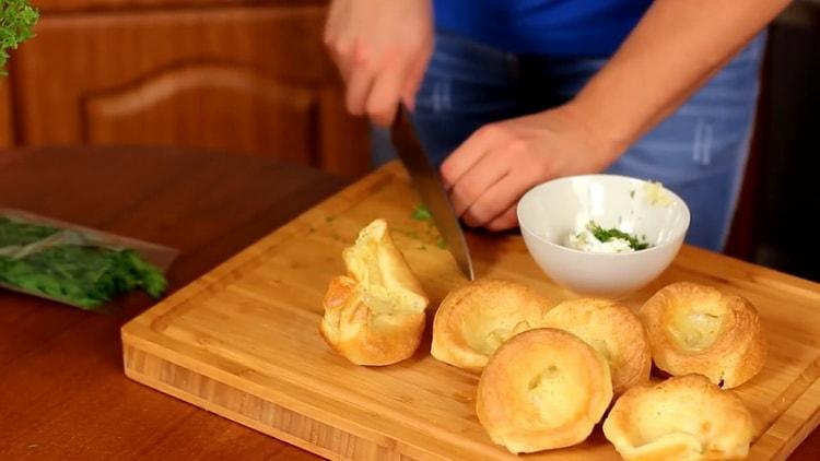 Per preparare il budino, tagliare le verdure