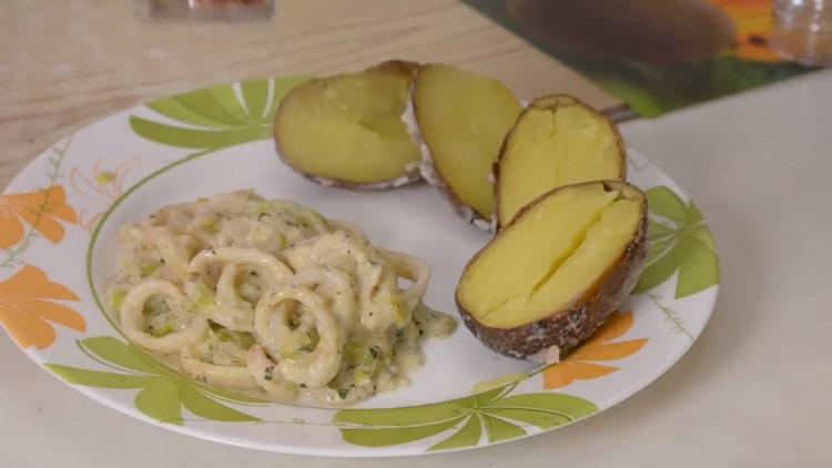 calamari in umido in panna acida con cipolle pronte