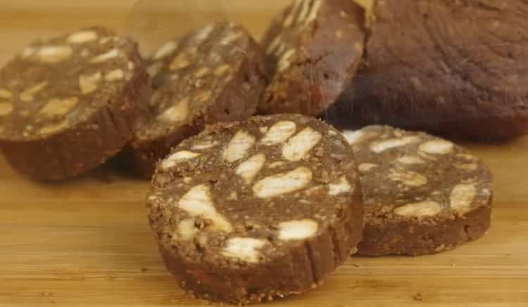 Salsiccia dai biscotti come nell'infanzia, una ricetta passo dopo passo con una foto