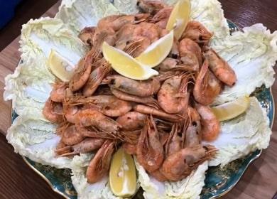 Gamberetto fritto delizioso in salsa di soia con aglio 🦐