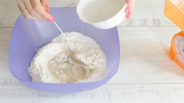 Per preparare i noodles udon, prepara gli ingredienti