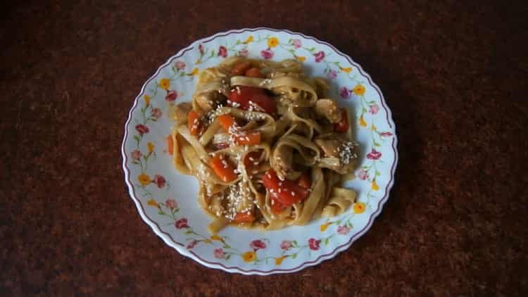 tagliatelle udon con pollo pronto