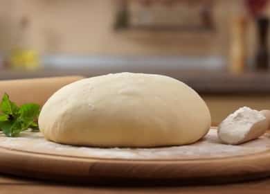 Ricetta graduale della pasta della pizza facile con la foto