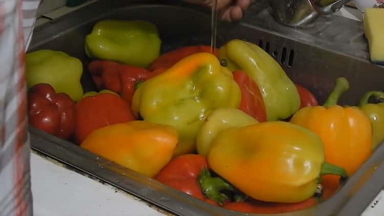 Cucinare il lecho di peperone per l'inverno