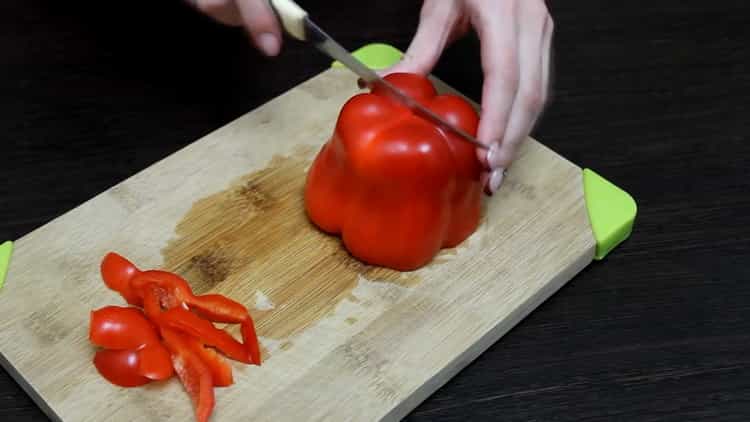 Per cucinare la pasta, preparare gli ingredienti