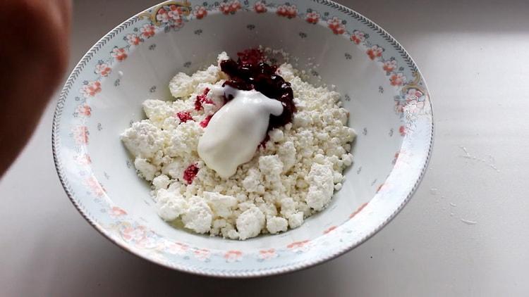 Per la preparazione di pasta con ricotta, preparare gli ingredienti