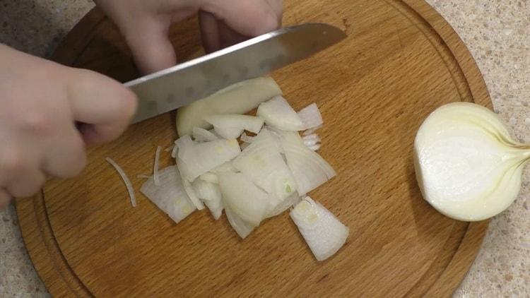 Cuocere la pasta con carne macinata al forno