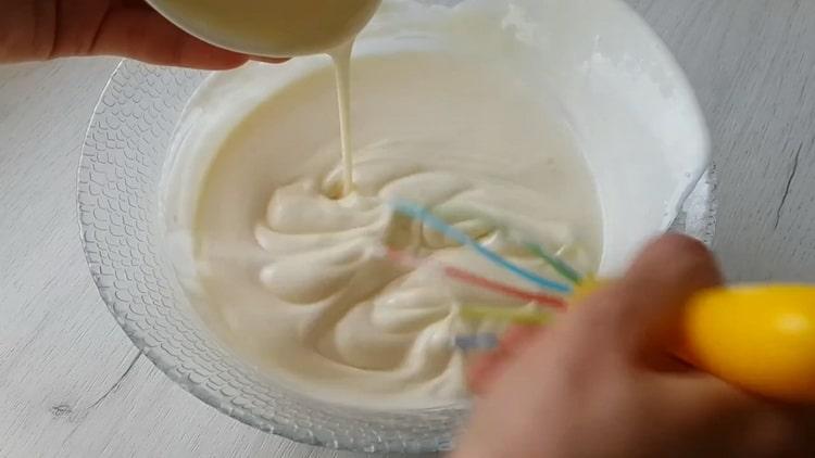 Unisci gli ingredienti per preparare la mousse al dolce