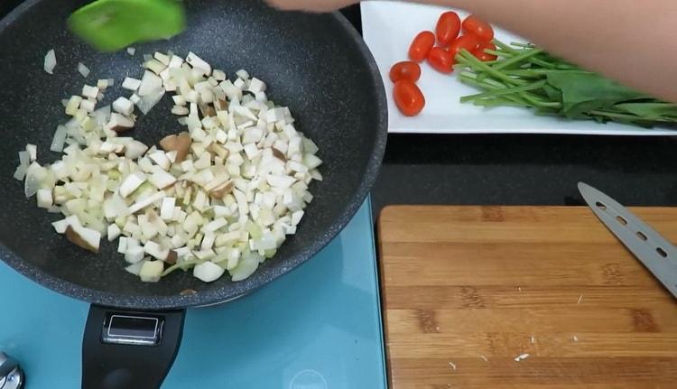 Per fare la pasta, tritare gli ingredienti