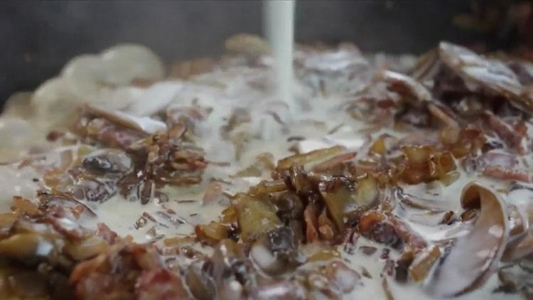 Aggiungi la crema per fare una pasta