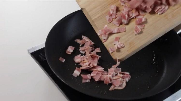 Per preparare la pasta, preparare gli ingredienti