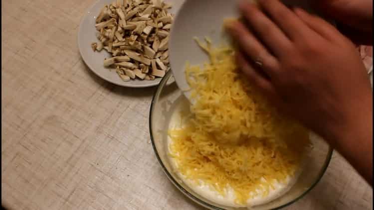 Per fare una pasta, mescolare gli ingredienti per il versamento