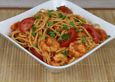 Pasta di gamberi in salsa di pomodoro e aglio - una ricetta facile e un risultato incredibilmente gustoso 🍝