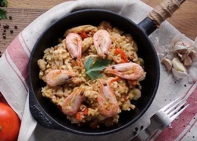 Paella vera con gamberi: cuciniamo secondo la ricetta con una foto.