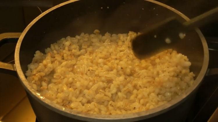 Per preparare l'orzo, prepara i cereali