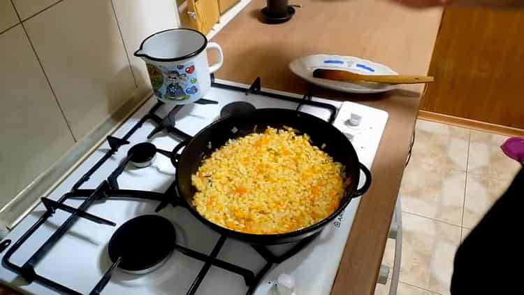 Come imparare a cucinare delizioso orzo con verdure