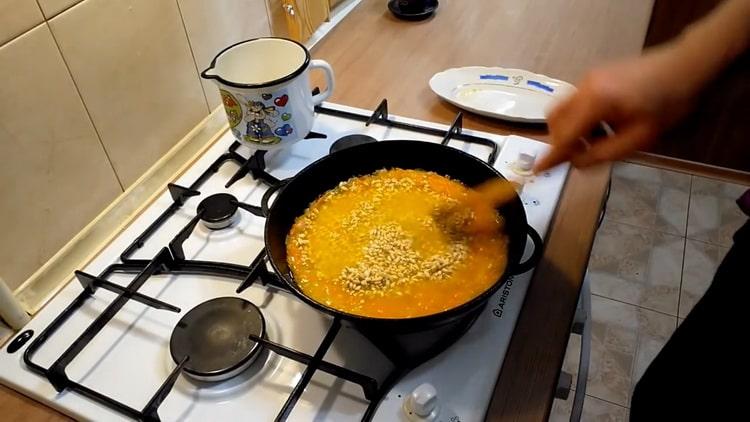 Aggiungi l'orzo per preparare l'orzo perlato