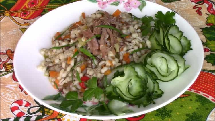 Orzo con spezzatino: una ricetta passo-passo con foto